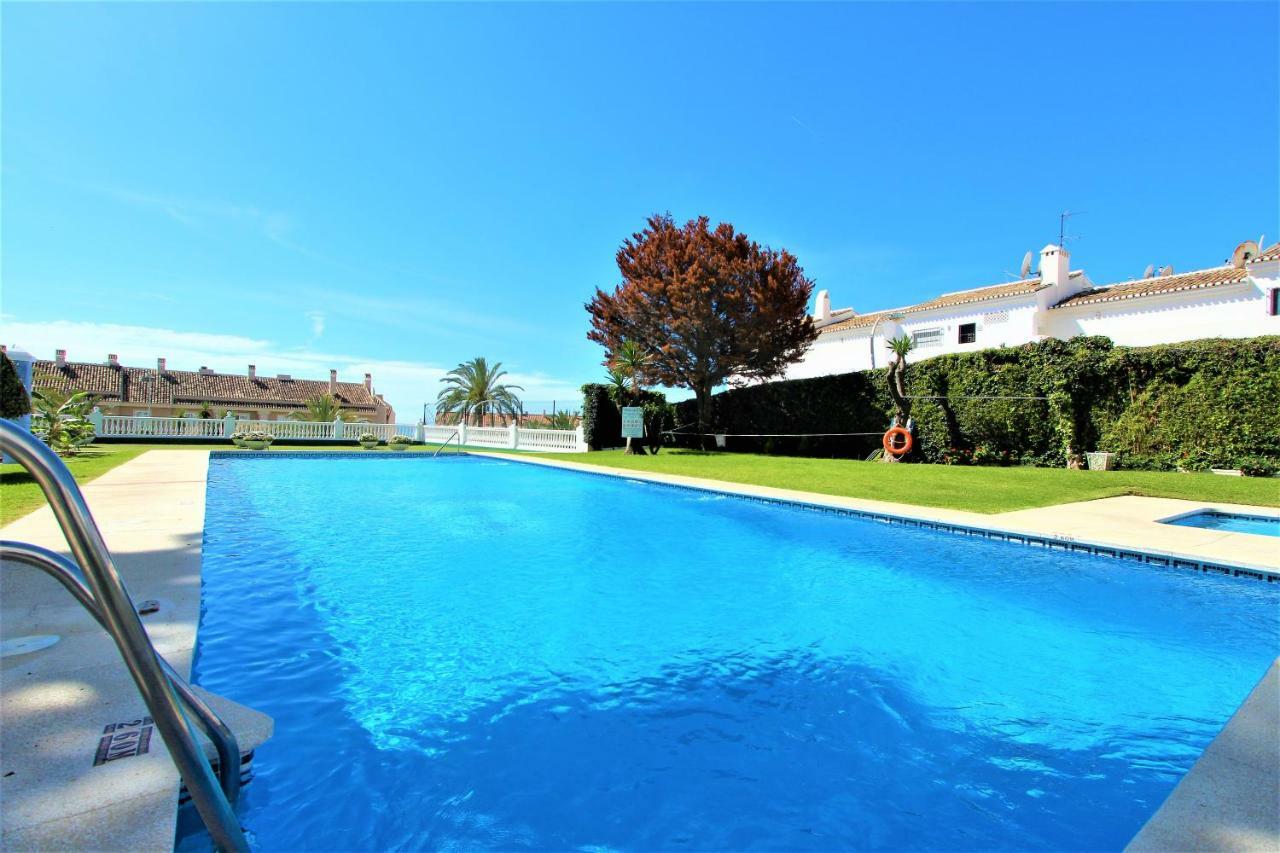 Apartamentos Los Cisnes - 2º Linea De Playa - Perfecta Ubicacion 贝纳尔马德纳 外观 照片